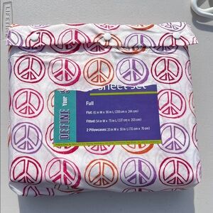 Peace Sign Sheet Set